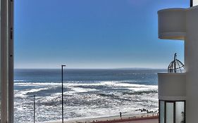 33 Blue Waters Studio Apartment.